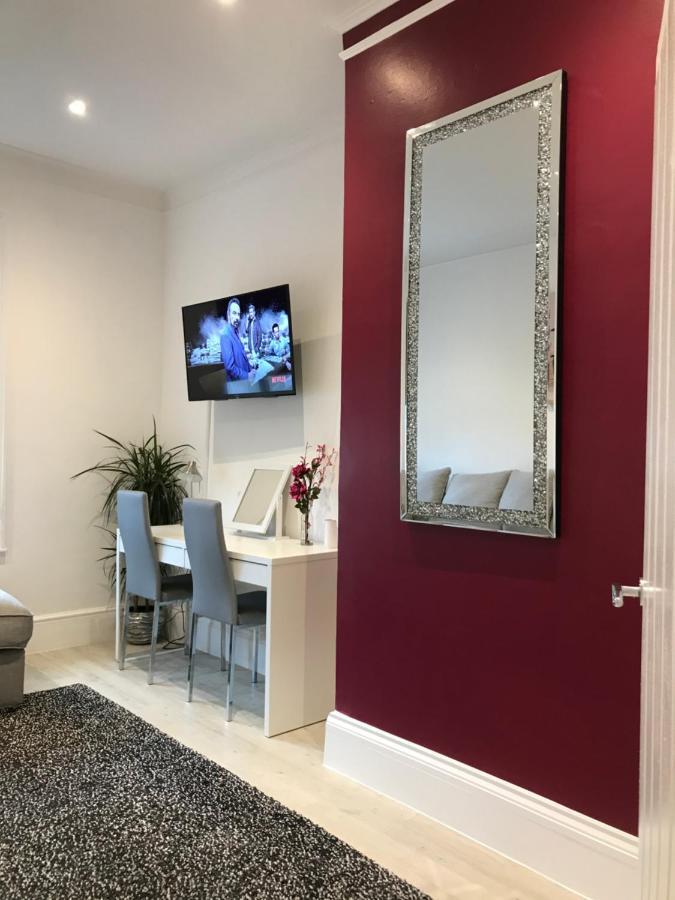 The Dragon Pad Boutique Apartment Royal Tunbridge Wells Ngoại thất bức ảnh